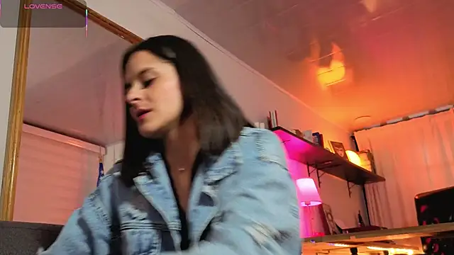 Snapshot of Alice_milf_ chatting on September 12, 11:10 am Alice milf online show from September 12, 11:10 am