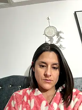 Snapshot of Alice_milf_ chatting on November 22, 10:36 am Alice milf online show from November 22, 10:36 am