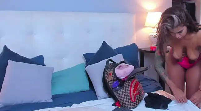 SaraaJhonsonn online show from January 12, 7:10 pm