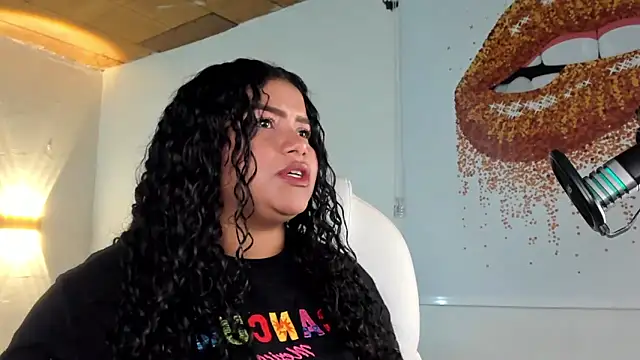 loly marce online show from February 8, 9:04 pm