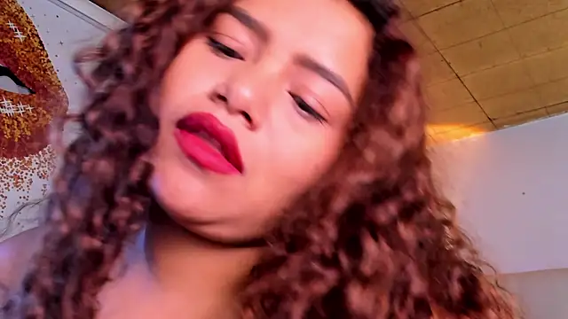 loly marce online show from March 4, 1:01 am