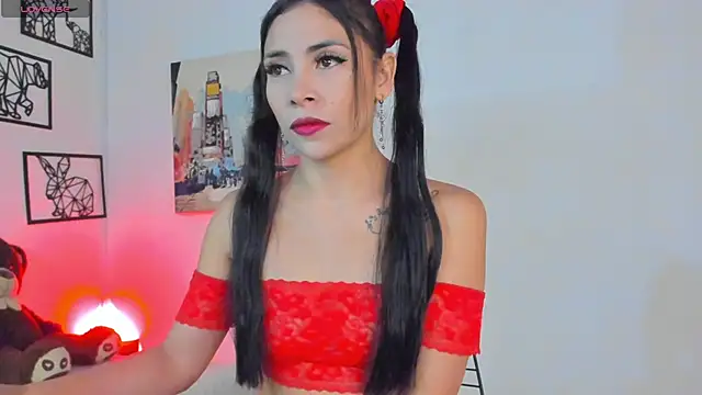 Snapshot of emma-hiill chatting on January 25, 3:41 pm emma-hiill online show from January 25, 3:41 pm