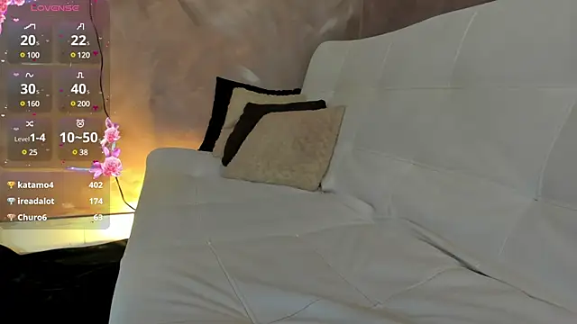 Snapshot of emma-hiill chatting on March 16, 1:49 am emma-hiill online show from March 16, 1:49 am