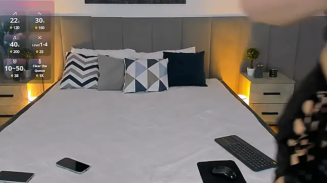 MiaBecky online show from February 6, 5:25 am