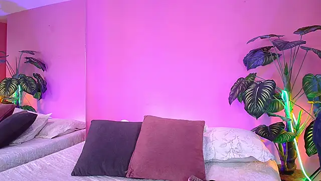 Nicolette ks  online show from December 6, 1:44 pm