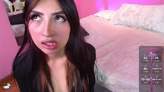 Nicolette ks  online show from December 17, 4:11 pm