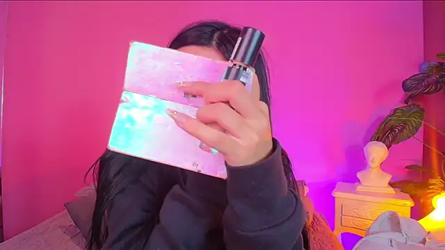 Nicolette ks  online show from January 3, 1:03 pm