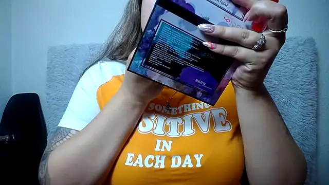 LinaBrowm online show from March 4, 8:05 pm