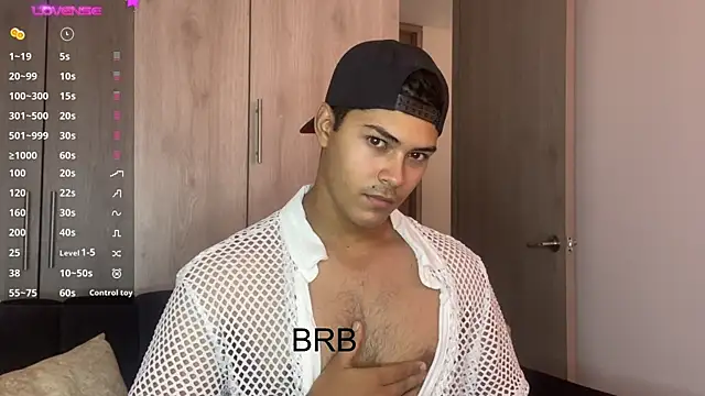 Snapshot of Iamdylan777 chatting on December 3, 1:21 pm Iamdylan777 online show from December 3, 1:21 pm