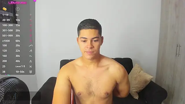 Snapshot of Iamdylan777 chatting on December 11, 1:49 pm Iamdylan777 online show from December 11, 1:49 pm