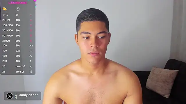 Snapshot of Iamdylan777 chatting on December 13, 3:00 pm Iamdylan777 online show from December 13, 3:00 pm