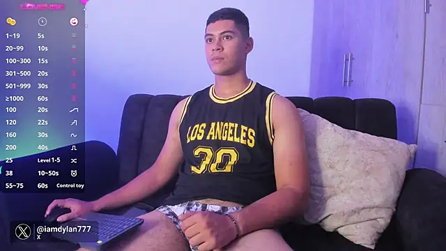 Snapshot of Iamdylan777 chatting on December 18, 5:10 pm Iamdylan777 online show from December 18, 5:10 pm