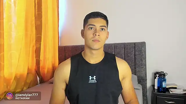 Snapshot of Iamdylan777 chatting on December 24, 9:22 pm Iamdylan777 online show from December 24, 9:22 pm