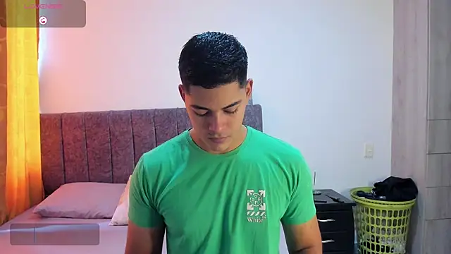 Snapshot of Iamdylan777 chatting on January 2, 4:56 pm Iamdylan777 online show from January 2, 4:56 pm