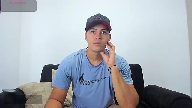 Snapshot of Iamdylan777 chatting on January 27, 2:02 pm Iamdylan777 online show from January 27, 2:02 pm