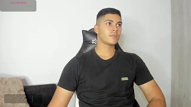 Snapshot of Iamdylan777 chatting on January 30, 6:46 am Iamdylan777 online show from January 30, 6:46 am