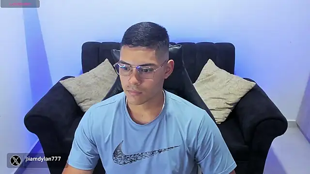 Snapshot of Iamdylan777 chatting on February 10, 11:13 pm Iamdylan777 online show from February 10, 11:13 pm