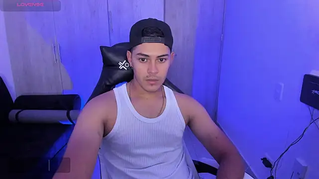 Snapshot of Iamdylan777 chatting on February 17, 10:36 pm Iamdylan777 online show from February 17, 10:36 pm