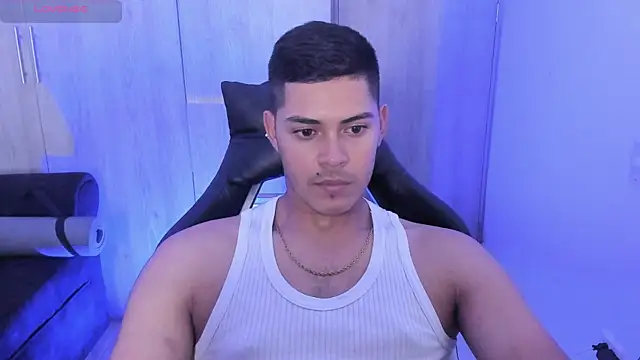 Snapshot of Iamdylan777 chatting on February 18, 1:43 am Iamdylan777 online show from February 18, 1:43 am