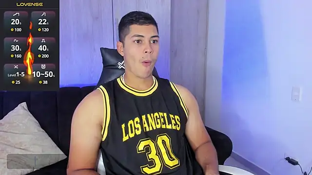 Snapshot of Iamdylan777 chatting on February 23, 9:48 pm Iamdylan777 online show from February 23, 9:48 pm