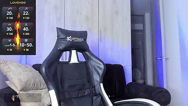 Snapshot of Iamdylan777 chatting on February 24, 3:55 am Iamdylan777 online show from February 24, 3:55 am