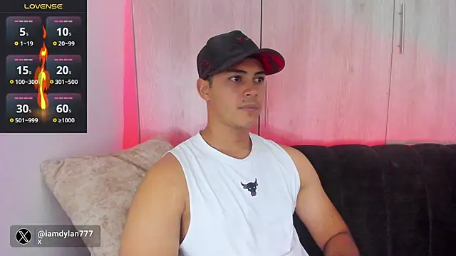 Snapshot of Iamdylan777 chatting on February 25, 11:11 pm Iamdylan777 online show from February 25, 11:11 pm