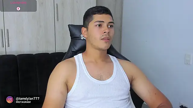 Snapshot of Iamdylan777 chatting on February 27, 1:38 am Iamdylan777 online show from February 27, 1:38 am