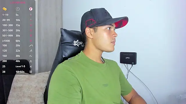 Snapshot of Iamdylan777 chatting on March 3, 11:03 pm Iamdylan777 online show from March 3, 11:03 pm