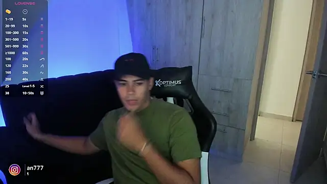 Snapshot of Iamdylan777 chatting on March 6, 5:54 pm Iamdylan777 online show from March 6, 5:54 pm