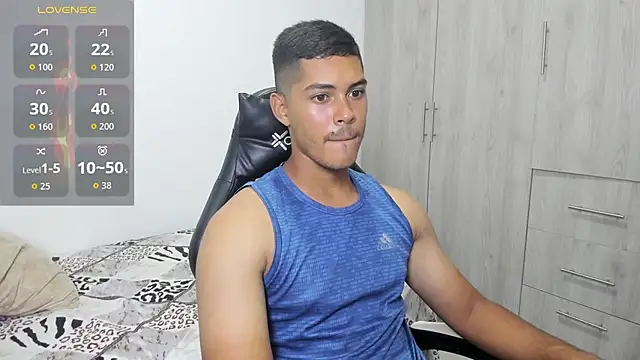 Snapshot of Iamdylan777 chatting on November 11, 11:49 pm Iamdylan777 online show from November 11, 11:49 pm