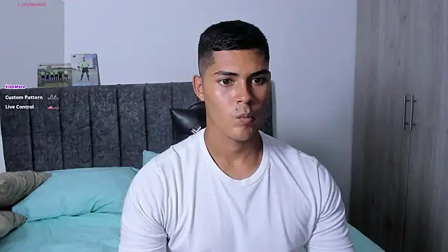 Snapshot of Iamdylan777 chatting on November 27, 10:23 pm Iamdylan777 online show from November 27, 10:23 pm