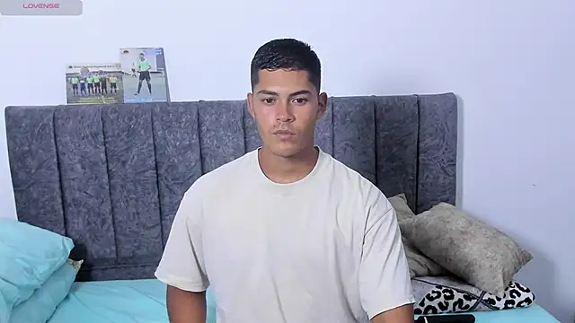 Snapshot of Iamdylan777 chatting on December 1, 8:14 pm Iamdylan777 online show from December 1, 8:14 pm