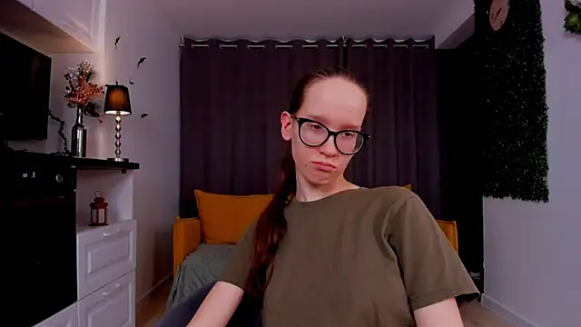 BettyBrowni online show from March 7, 1:20 am