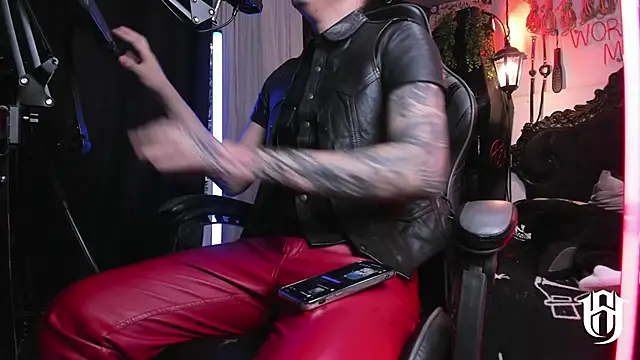 Snapshot of allanhurtss chatting on December 24, 6:39 pm allanhurtss online show from December 24, 6:39 pm