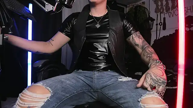 Snapshot of allanhurtss chatting on December 26, 1:18 am allanhurtss online show from December 26, 1:18 am