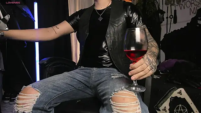 Snapshot of allanhurtss chatting on December 27, 9:22 pm allanhurtss online show from December 27, 9:22 pm