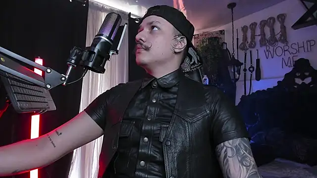 Snapshot of allanhurtss chatting on January 20, 5:27 pm allanhurtss online show from January 20, 5:27 pm