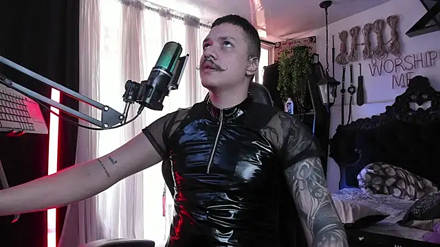 Snapshot of allanhurtss chatting on January 21, 6:12 pm allanhurtss online show from January 21, 6:12 pm