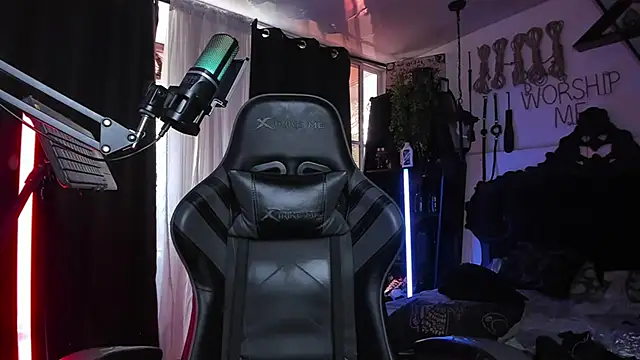 Snapshot of allanhurtss chatting on January 22, 9:32 pm allanhurtss online show from January 22, 9:32 pm