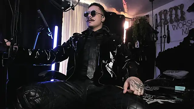 Snapshot of allanhurtss chatting on February 17, 5:32 pm allanhurtss online show from February 17, 5:32 pm