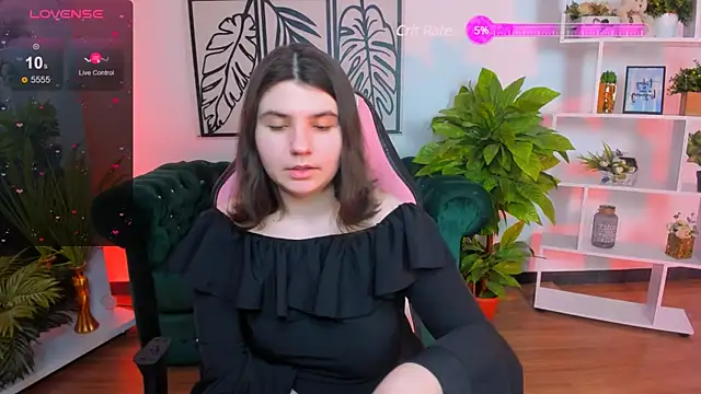 Viola  Shy online show from February 13, 9:06 pm