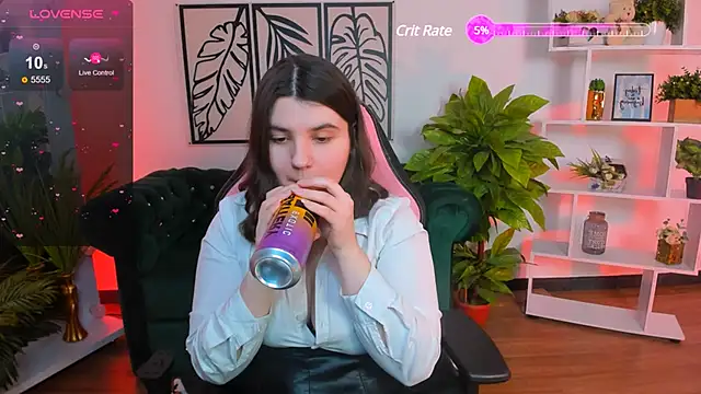 Viola  Shy online show from February 14, 9:21 pm