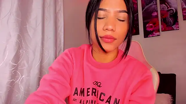 Alissarhys26 online show from December 19, 1:07 am