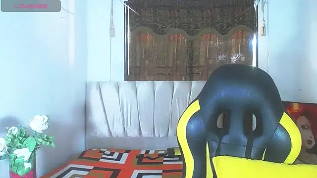 Snapshot of Charlotte_mh chatting on March 15, 4:32 pm Charlotte mh online show from March 15, 4:32 pm