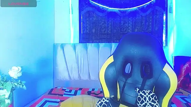 Snapshot of Charlotte_mh chatting on March 15, 10:33 pm Charlotte mh online show from March 15, 10:33 pm