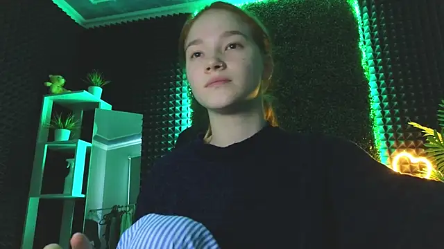 erikabrian online show from December 28, 4:41 am