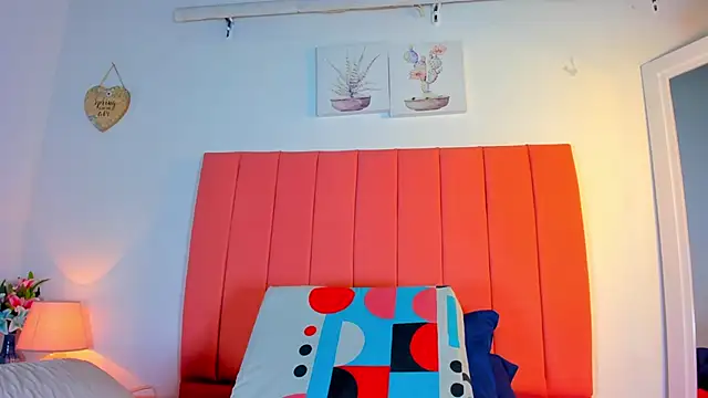 valen rose0 online show from November 4, 12:04 pm