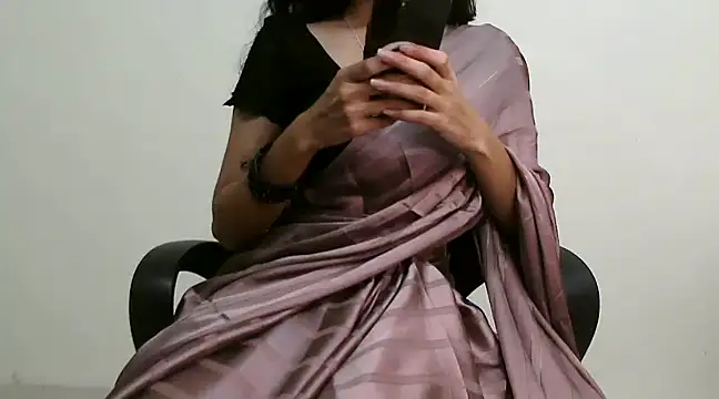 lololips online show from December 22, 12:27 pm