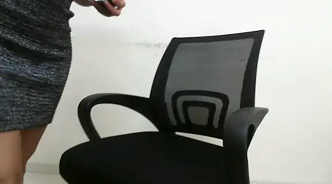 lololips online show from March 10, 5:50 pm