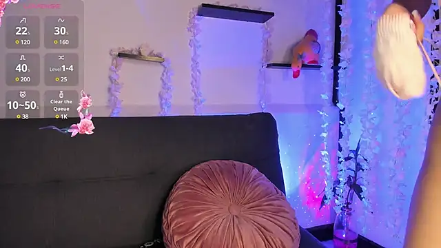 on tefa online show from February 3, 9:07 pm